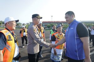 WSL Krui Pro 2024 Dibuka, Wakapolda Tekankan Personel Beri Pelayanan Humanis