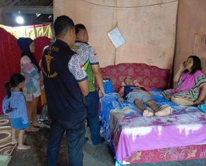 Polres Lampung Tengah Kunjungi Warga Penderita Tumor Ganas