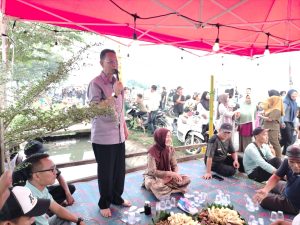 Horee Masyarakat gembira Mancing Bareng Adi Erlansyah di Jajanan Kuliner Tanggul Kancil