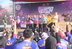 Walikota Bandar Lampung Ikuti Lari Maraton Gelaran Bhayangkara Run 2024 Peringati HUT Bhayangkara Ke 78 Di Tugu Adipura