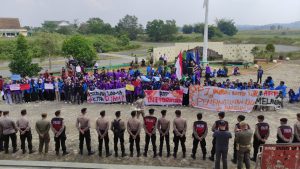 Unjuk Rasa BEM di Pringsewu Berlangsung Damai