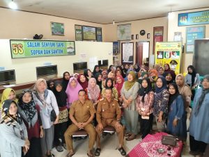 Kepala Pekon Sukaratu bagian Insentif Honor, RT dan seluruh Kader