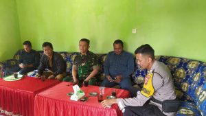 Bhabinkamtibmas Polres Pringsewu Ajak Masyarakat Jaga Keamanan dan Persatuan Menjelang Pilkada 2024