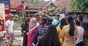 Pangkalan Gas LPG 3 Kg diserbu Ibu ibu DiPringsewu