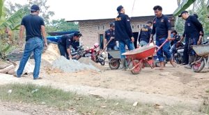 GRIB JAYA Pringsewu Berkolaborasi Dengan Pekon Panutan Memperbaiki Jalan Yang Rusak Dijalan Pelita