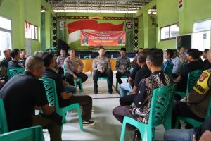 Petani Curhat Dengan Polisi, Petani Tulung Agung Sampaikan Keluhan Kelangkaan Pupuk dan Masalah Pengairan, BerPotensinasional