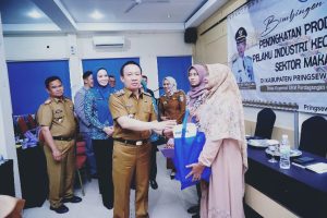 Penjabat Bupati Pringsewu Harapkan Pelaku IKM Manfaatkan Teknologi Untuk Pasarkan Produk