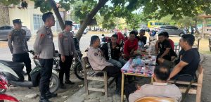 Polres Pesibar Melaksanakan Patroli Dialogis Berikan Himbauan Pada Wisatawan Pantai