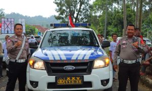 Polres Tanggamus Amankan Rangkaian Pendaftaran Dua Calon Bupati di Kantor KPU