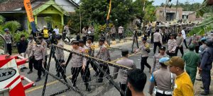 Polres Pesisir Barat Gelar Simulasi Pengamanan Pilkada untuk Jamin Ketertiban
