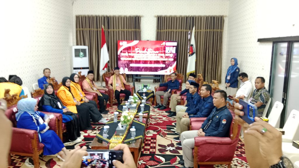 Adi Erlansyah dan Hisbullah Resmi Daftar sebagai Calon Bupati dan Wakil Bupati Pringsewu