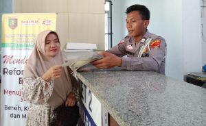 Sat Lantas Polres Pesisir Barat Gelar Pelayanan Administrasi Pembayaran Pajak Kendaraan dan Sosialisasi Aplikasi E-Signal
