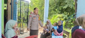Jelang Pilkada 2024, Bhabinkamtibmas Polsek Bengkunat Himbau Warga Jaga Persatuan Meski Beda Pilihan