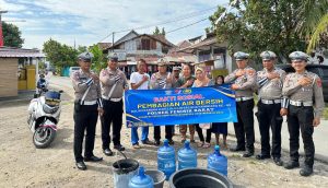 Polres Pesisir Barat Melaksanakan Kegiatan Bakti Sosial Dalam Rangka HUT Lantas ke-69