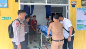 Petugas PLN Meninggal Dunia Tersengat Listrik Saat Memperbaiki Jaringan Listrik diJalan Lintas Krui, Liwa, Polres Pesibar Evakuasi Korban