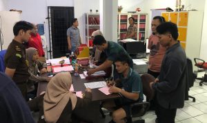 Berkas Perkara Lengkap, Satnarkoba Polres Pesisir Barat Limpahkan 3 Tersangka Kasus Narkoba