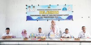 Stap Ahli Bupati Henny Yulistiani Buka Pelatihan Transmigrasi (Make Up) Di Ngambur