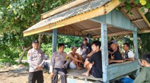 Bhabinkamtibmas Polsek Pesisir Utara Himbau Warga untuk Tidak Terpancing Berita Hoax Jelang Pilkada 2024
