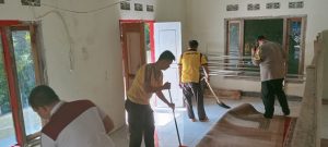 Polsek Pesisir Utara Gelar Bakti Sosial Bersihkan Mushola Al-Hikmah dalam Rangka Peringatan Maulid Nabi Muhammad SAW