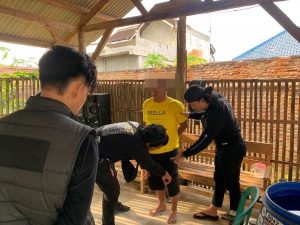 Rumah Warga di Sukoharjo Digrebek Polres Pringsewu: Tangkap Pengedar Sabu dan Amankan Belasan Paket Narkoba, Ini Penjelasan Kasat Narkoba 👇