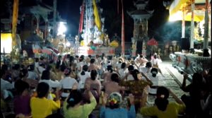 Hari Raya Galungan Umat Hindu Dipusatkan DiBanjar Nusa Sakti Desa Beringin Kencana