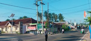 Jaga Kamseltibcarlantas, Polres Pesisir Barat Melaksanakan Pengamanan Di Beberapa Simpang