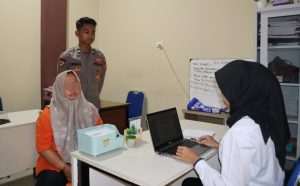 Penipuan modus Gadai Mobil, Wanita Asal Bandar lampung Ditangkap Polisi: Kasat Reskrim Iptu Irfan Romadhon Mewakili Kapolres Pringsewu AKBP M. Yunnus Saputra Menjelaskan👇👇
