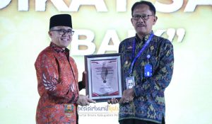 Bupati Agus Istiqlal Terima Penghargaan Sakip Award