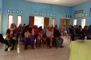 Kampung Kayu Batu Salurkan BLT DD Bulan Oktober-Desember 2024