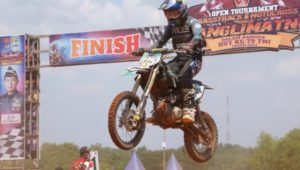 Serda Satria Anggota Kodim 0422/Lampung Barat Sukses Raih Pialah Di Lomba Grasstrack Panglima TNI