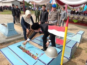 Pemkab Pringsewu Gelar Upacar Hari Pahlawan dan Ziarah Tabur Bunga