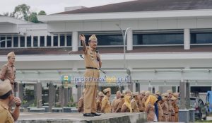 Pemkab Pesibar Gelar Apel Mingguan Sekaligus Peringatan Hari Pahlawan