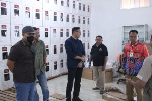 Anggota KPU Provinsi Lampung: Tinjau Langsung Kesiapan Logistik Pilkada 2024 Di Way Kanan.