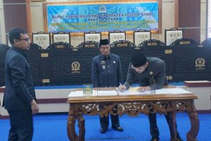 Persetujuan Bersama Dan Penandatanganan Atas Ranperda Apbd Kabupaten Pesibar Tahun 2025