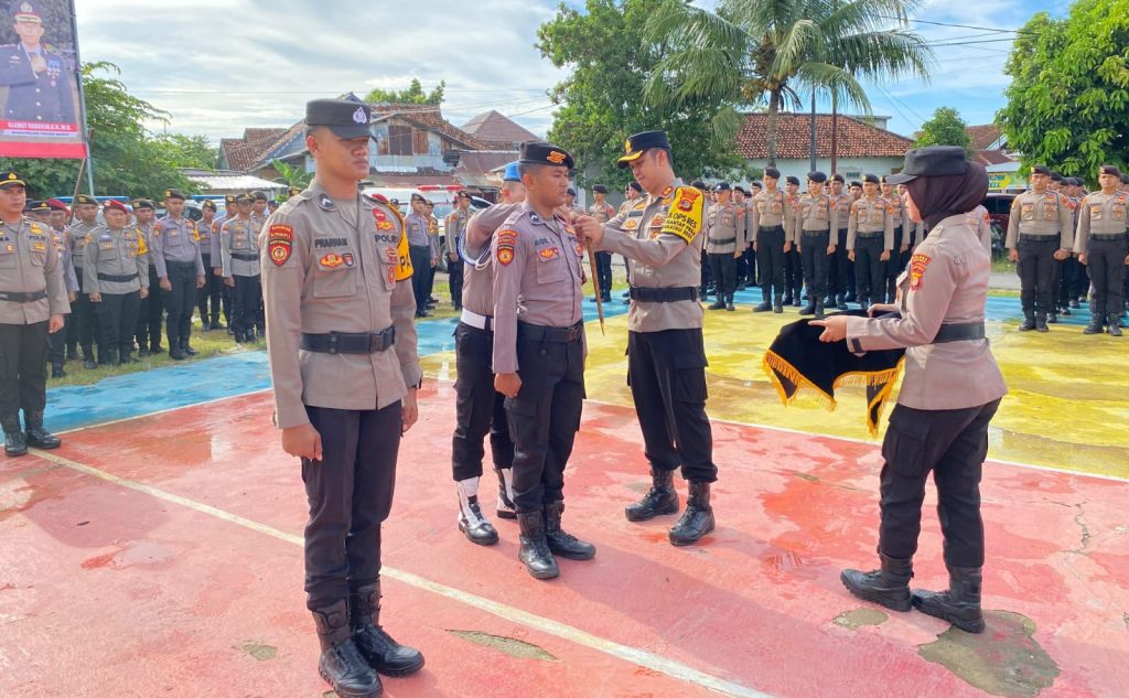Polres Pesisir Barat Gelar Apel Pergeseran Pasukan Operasi Mantap Praja Krakatau 2024