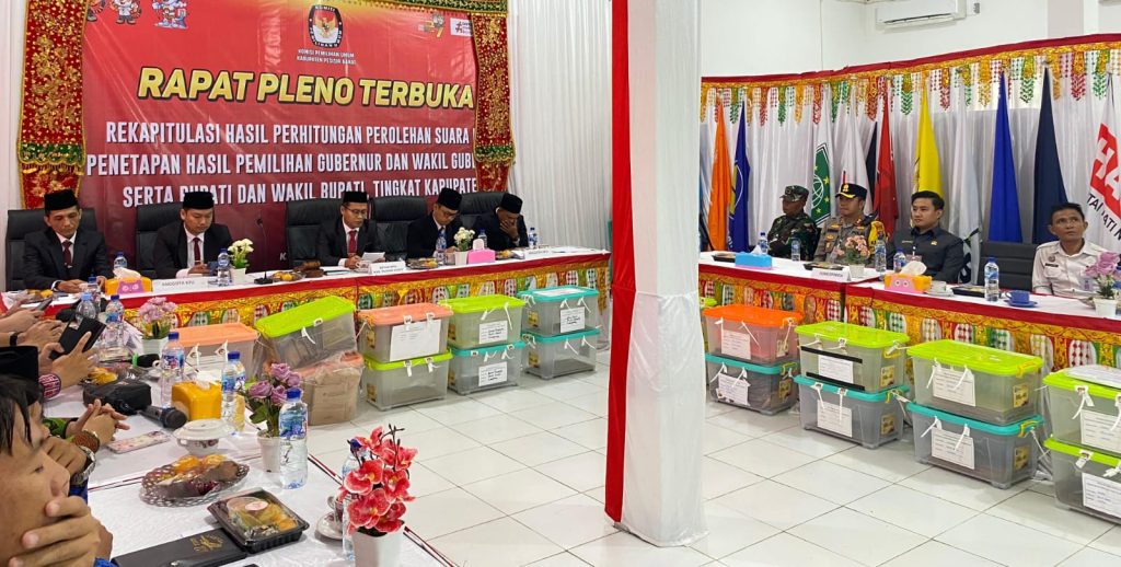 Polres Pesisir Barat Kawal Ketat Rapat Pleno Rekapitulasi Hasil Pemilu 2024