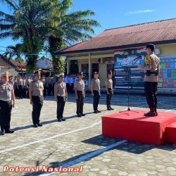 Kapolres Pesisir Barat Pimpin Upacara Kenaikan Pangkat Di Mako Polres Pesisir Barat