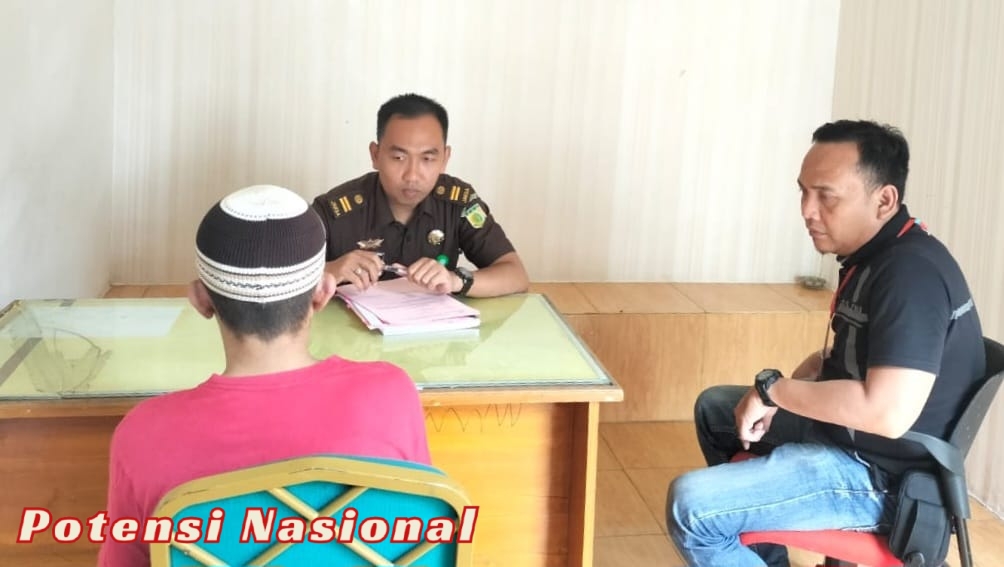 Tersangka Suhendri Dilimpahkan Satreskrim Polres Tanggamus ke Kejaksaan