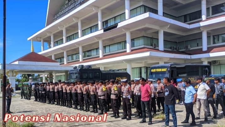 Polres Pesisir Barat Pastikan Keamanan Rapat Paripurna Penetapan Paslon Bupati dan Wakil Bupati 2025-2030