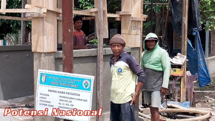 Pembangunan Sumur Bor di Tanjung Jati Terkendala Batu Hitam.