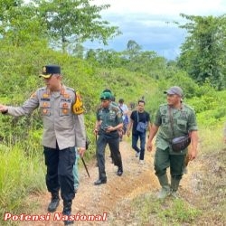 Kapolres Pesisir Barat Meninjau Lokasi kandang jebak Harimau Sumatra Yang Dipasang Dipekon Rawas