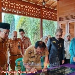 Bupati Agus Istiqlal Resmikan Lamban Gedung Sai Batin Marga Ulu Krui.