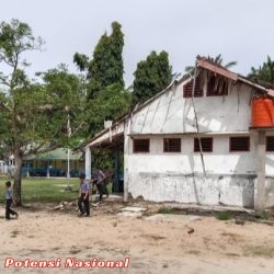 Gedung SMP Negeri 15 Krui Rusak Parah, Wali Murid Geleng-geleng Kepala