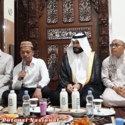 Bupati Pringsewu Buka Puasa & Shalat Tarawih Bersama Syeikh Abdurrachman Al-Ausy
