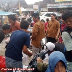 Grup Info Pringsewu Berbagi Takjil, Wujud Kekompakan di Bulan Ramadan