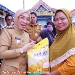 Pemkab Way Kanan Gelar Pasar Murah di Banjit, Dibuka Langsung oleh Plt. Bupati Ayu Asalasiyah