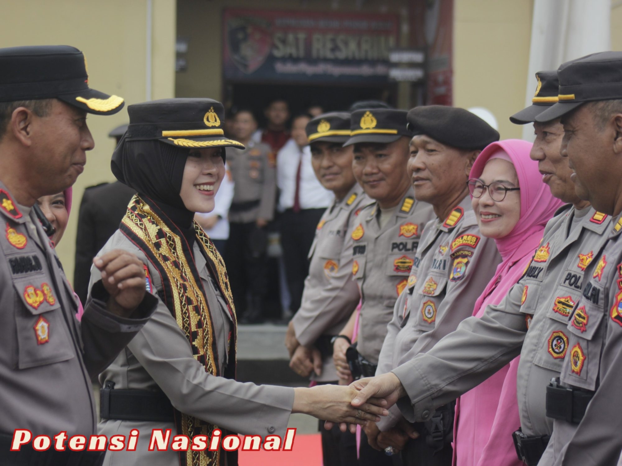 Transisi Kepemimpinan di Polres Pesisir Barat, AKBP Bestiana Resmi Gantikan AKBP Alsyahendra