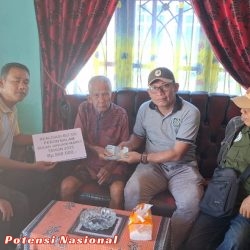 Peratin Pekon Balam Salurkan BLT Dana Desa Tahap I Secara Door to Door