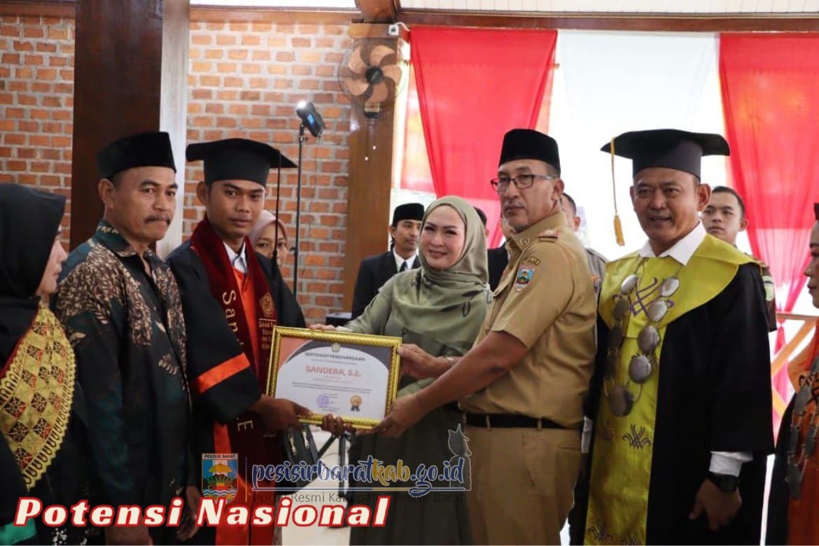 Staf Ahli Jon Edwar Hadiri Wisuda Bersama Stebi Liwa Dan Stit Al-Multazam Di Hotel Sartika