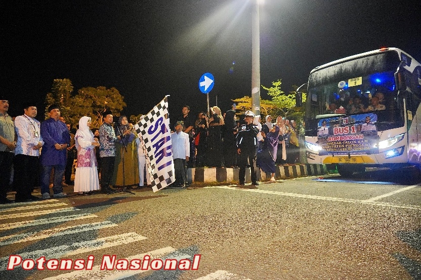 Bupati Pringsewu Lepas Jamaah Calon Haji